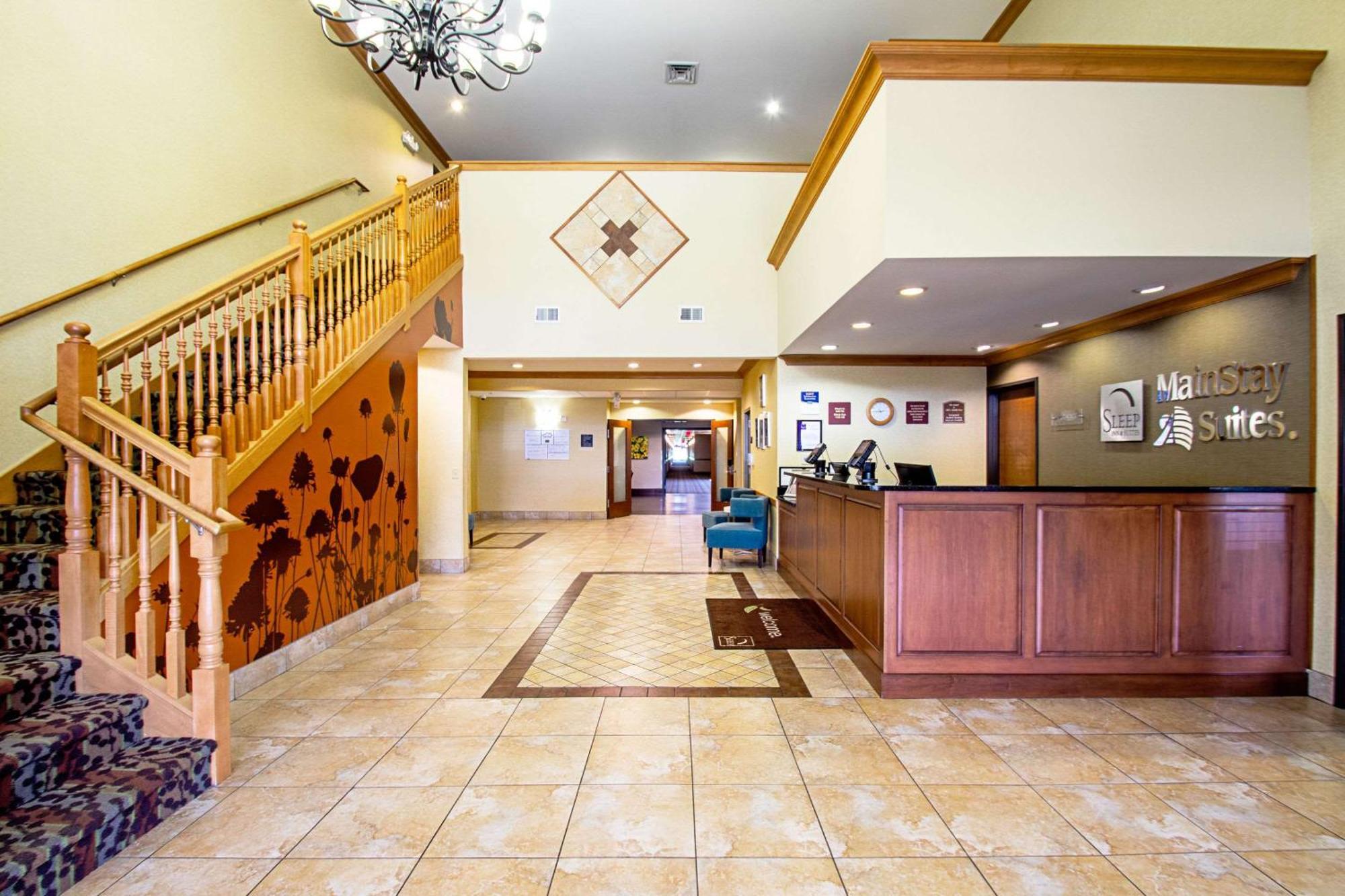 Mainstay Suites Madison - Monona Bagian luar foto