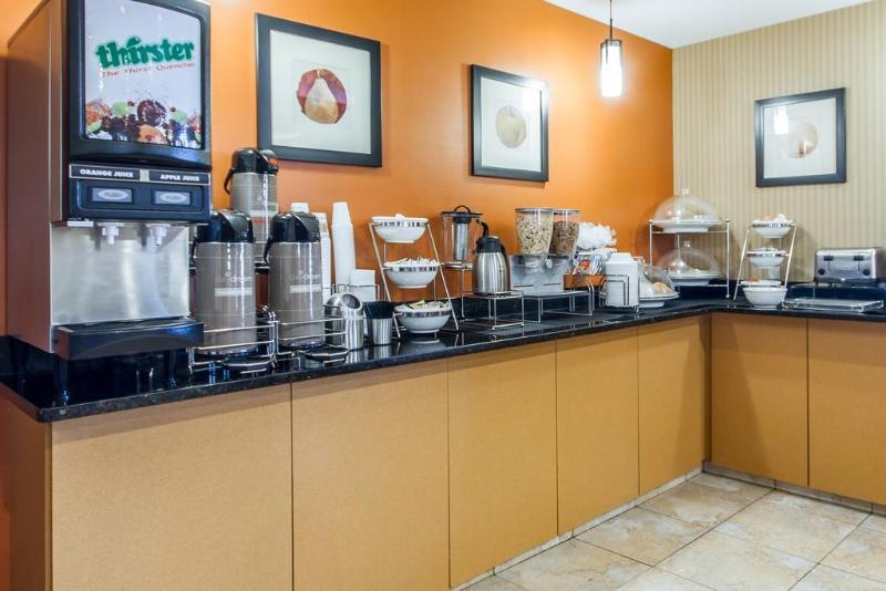 Mainstay Suites Madison - Monona Bagian luar foto